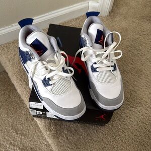 Air Jordan 4 size 9.5